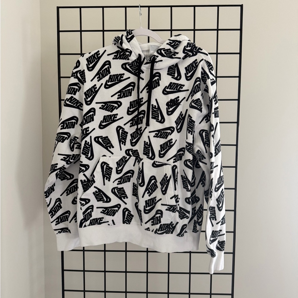 Nike Graphic Hoodie